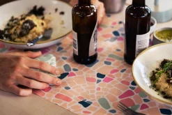 Dunicel® Tête-à-Tête-Tischläufer 0,4 x 24 m Ocean Pebbles