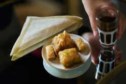 Tissue-Serviette 40 x 40 cm Rich Damast Cream 3-lagig